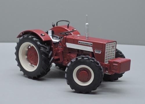 IHC 624 4 x 4 Modell von Replicagri 1:32