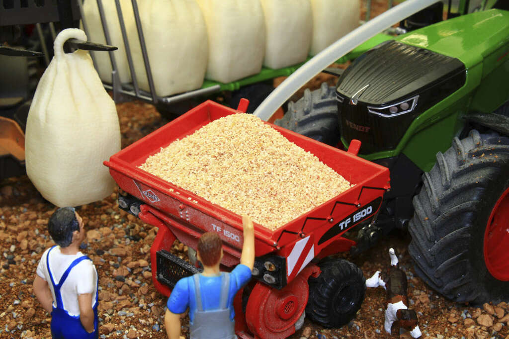 Saatgut im 450 g Beutel Modell von Brushwood Toys 1:32