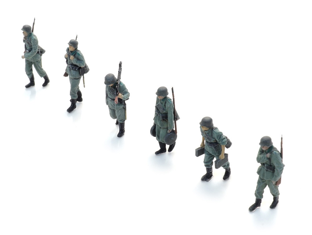 Wehrmacht Infanterie marschiert an die Front Modell von Artitec 1:87