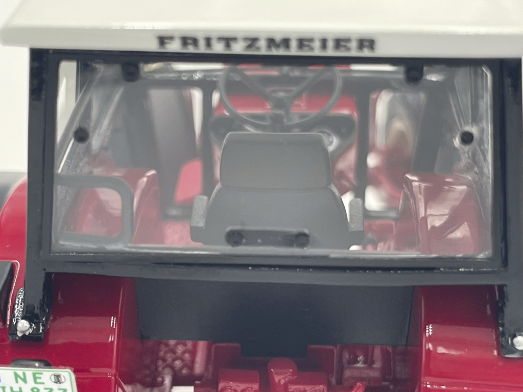 IHC 833 4WD 1st Edition Modell von agrarfox models 1:32