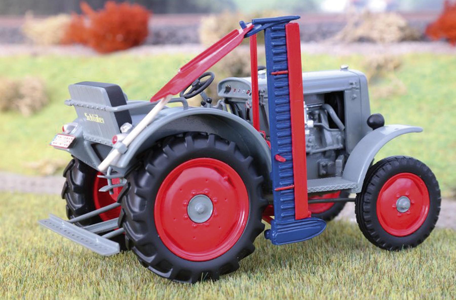 Schlüter DS25 mit Balkenmäher Modell von MO-Miniatur 1:87