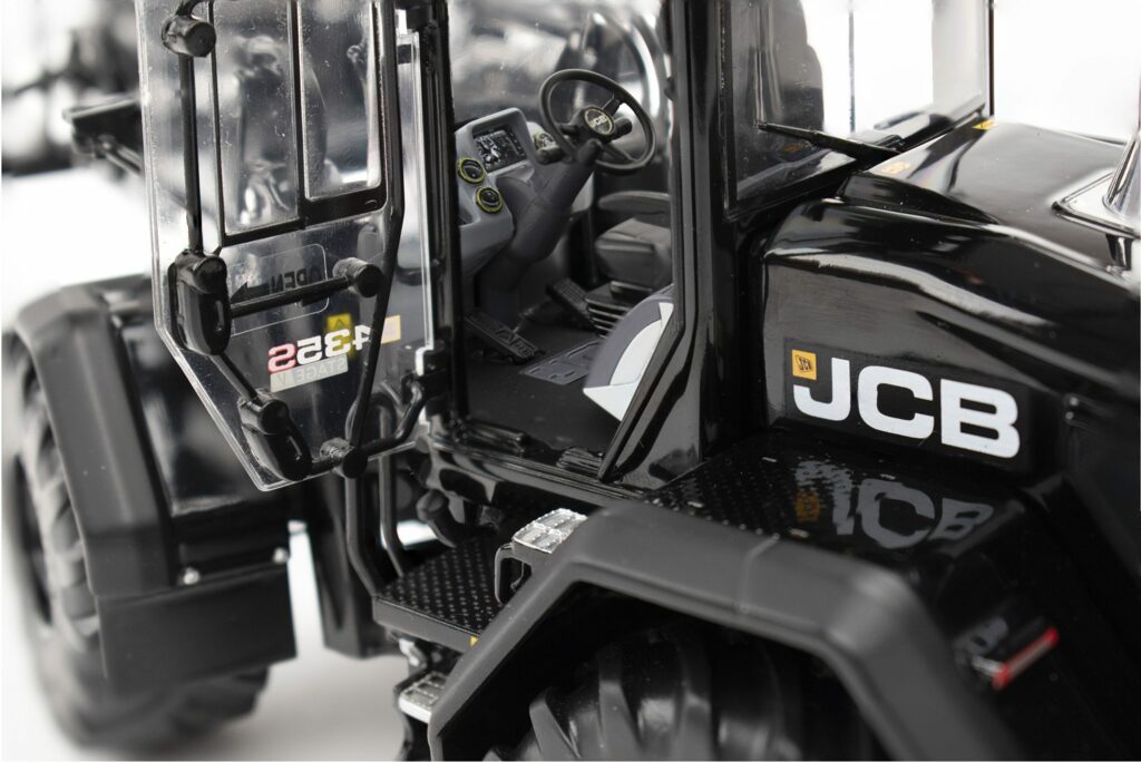 JCB 435S Stage V mit Silagegabel Lim. Black Edt. Modell von AT Collections 1:32