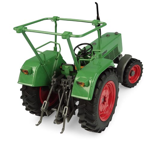 Fendt Farmer 4S – 4WD mit Überrollbügel Modell von Universal Hobbies 1:32