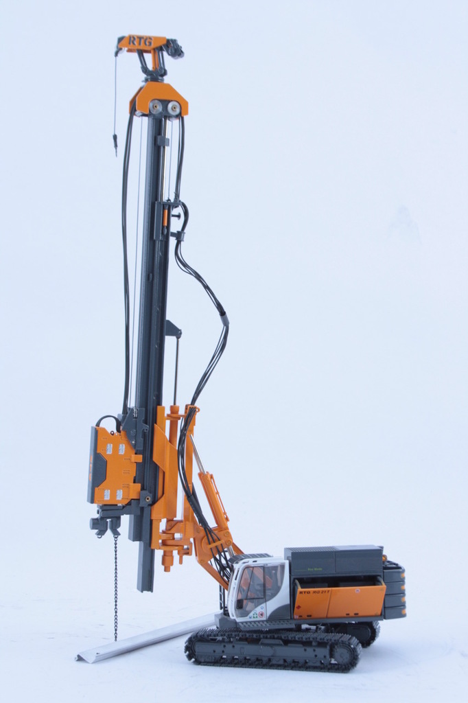 RTG Teleskopmäkler RG21T mit Hydraulikrüttler 2023-1