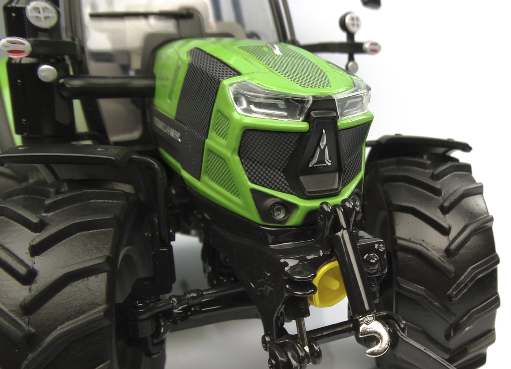 Deutz-Fahr 6150.4 RV Shift 2024 Modell von Universal Hobbies 1:32