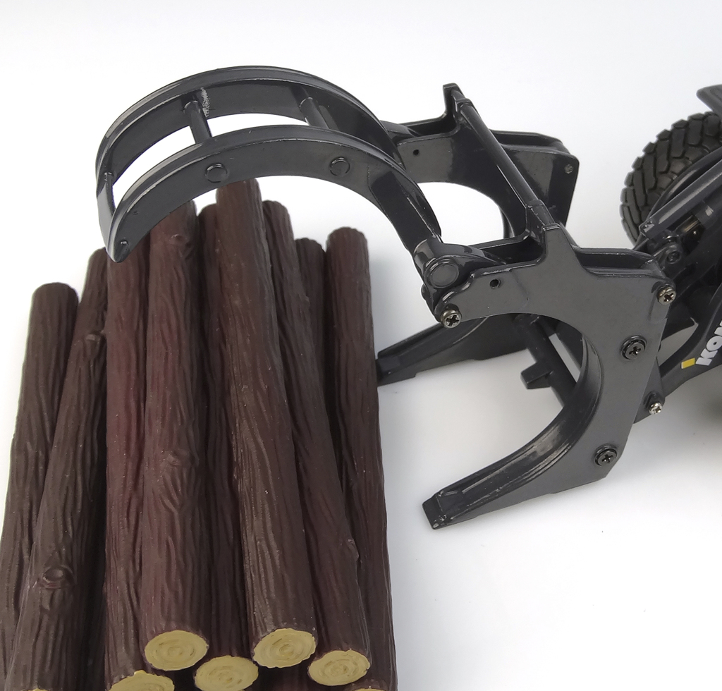 Komatsu WA475-10 Radlader mit Holzgreifer Modell von Universal Hobbies 1:50