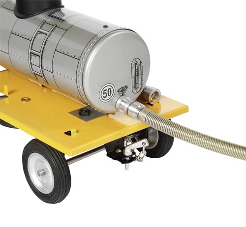 Pavok Wasserfass auf Anhänger mit Schlauch Modell von Kovap 1:25