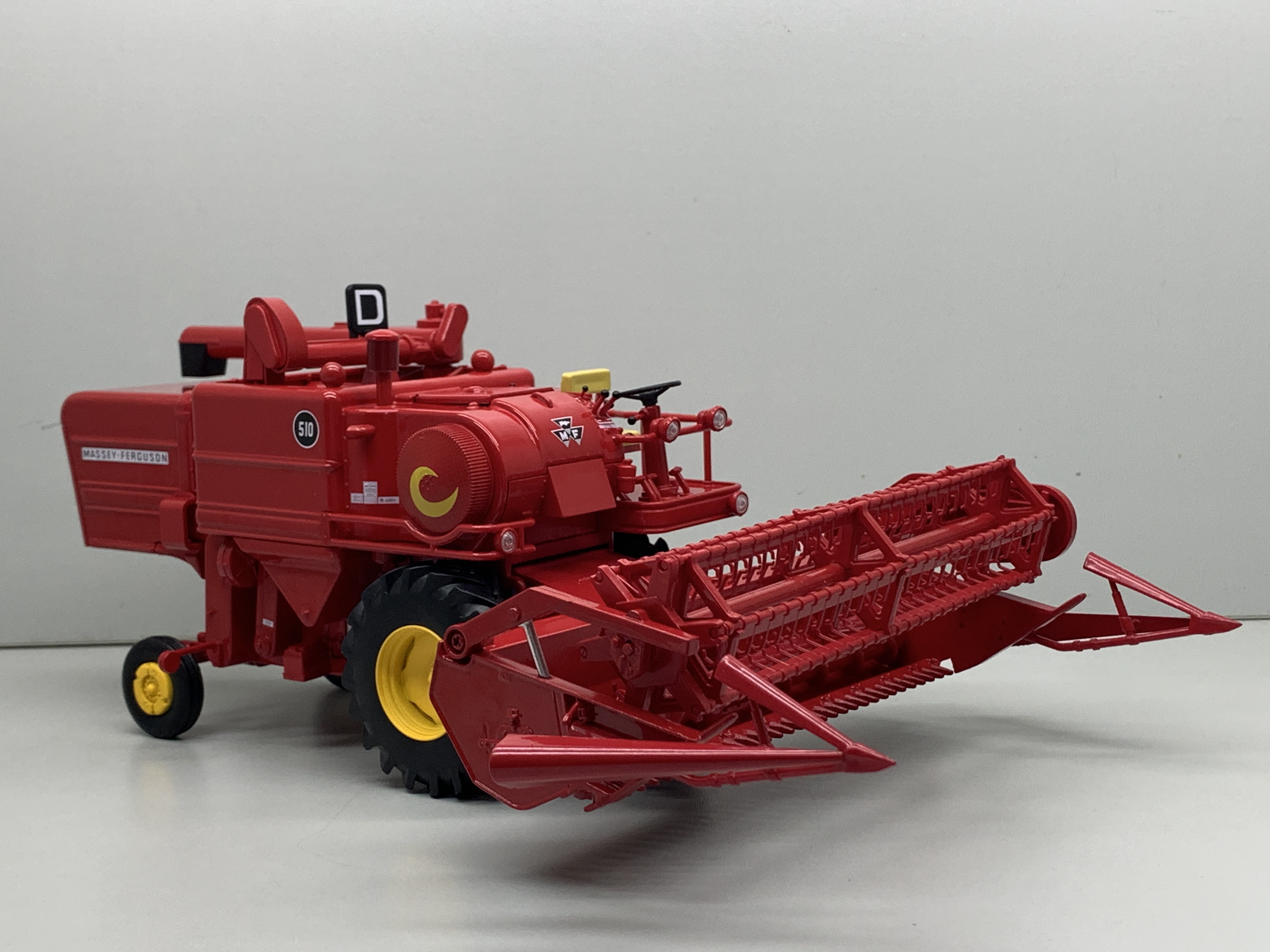 Massey Ferguson 510 Modell von Replicagri 1:32