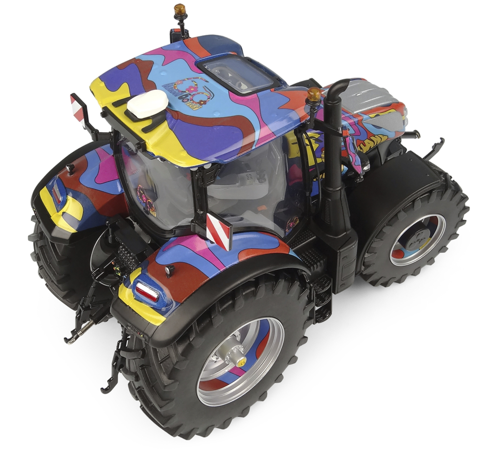 New Holland T7.300 Basildon 60 Years Tractor Modell von Universal Hobbies 1:32