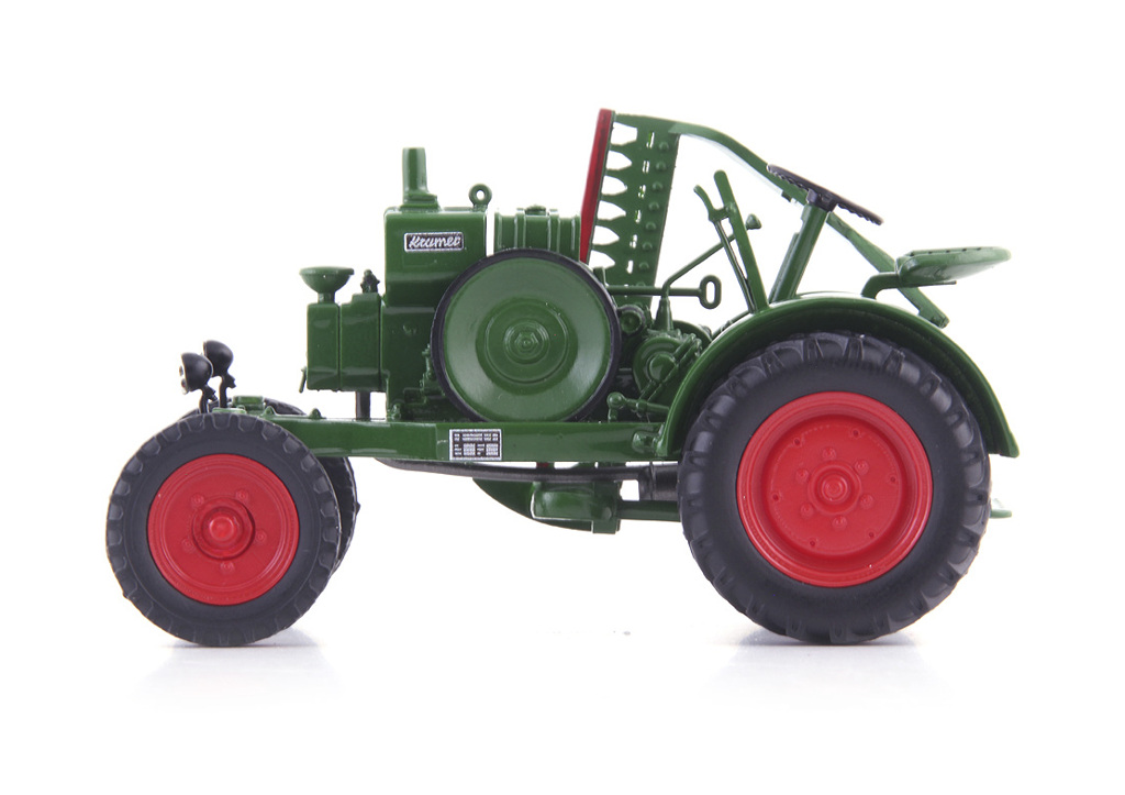 Kramer K18 Allesschaffer dunkelgrün Limited Edition Modell von AutoCult 1:32