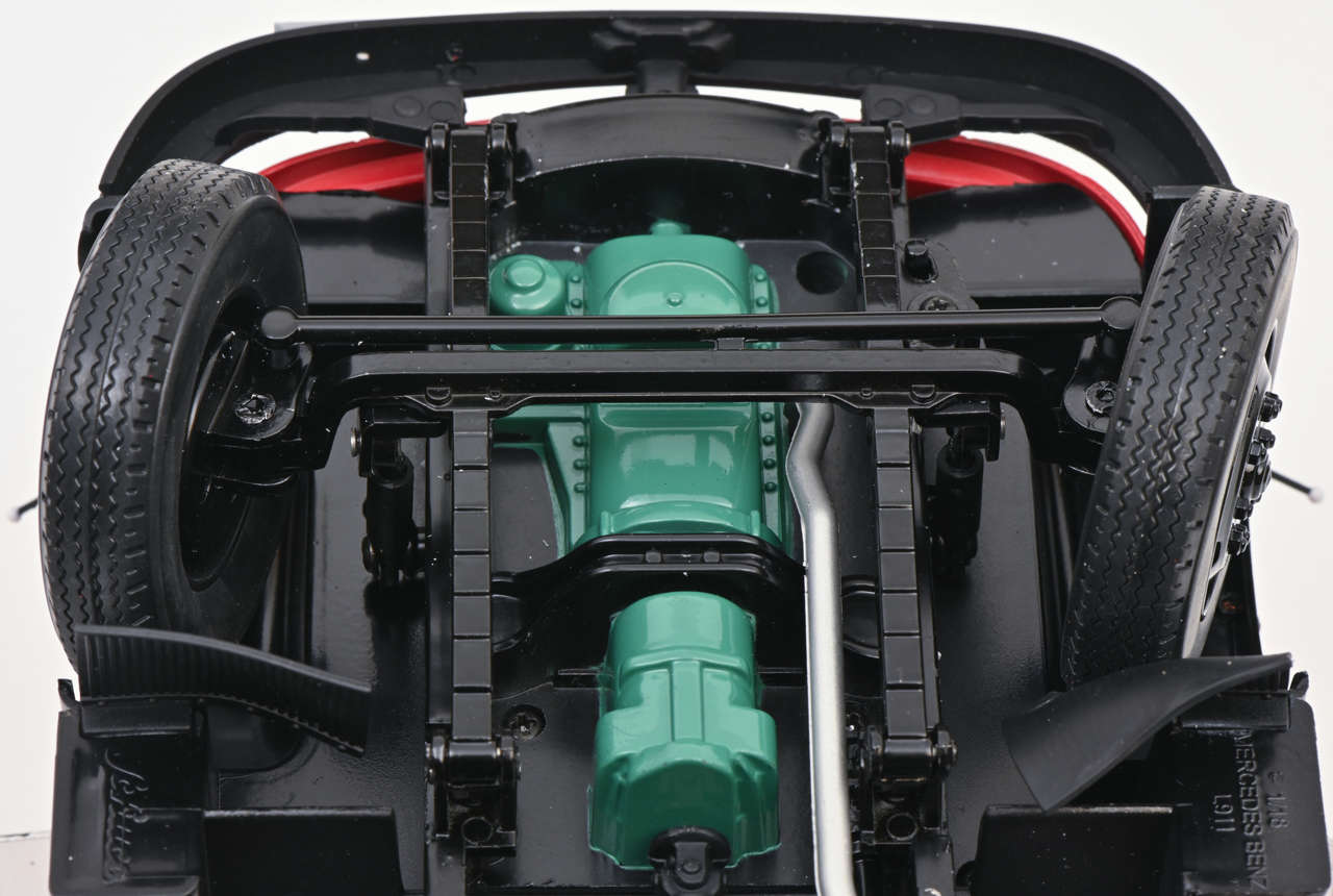 MB L911 blau Modell von Schuco 1:18