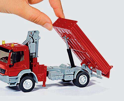 Mercedes Atego mit Kran Modell von Siku 1:50