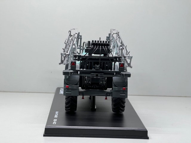 Berthoud Vantage 55-60 Modell von Replicagri 1:32