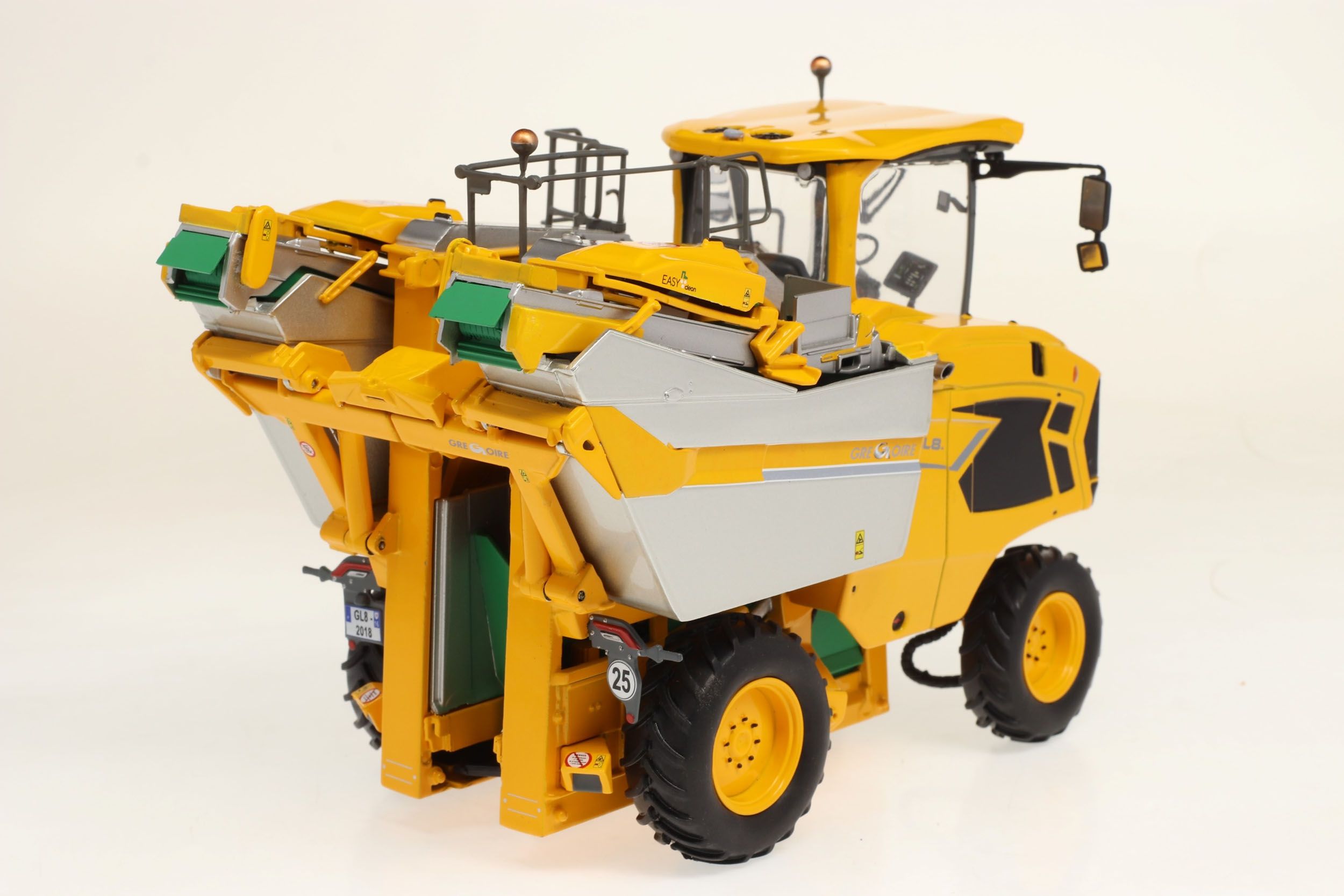 Gregoire GL8.6 Easyclean Modell von  1:32