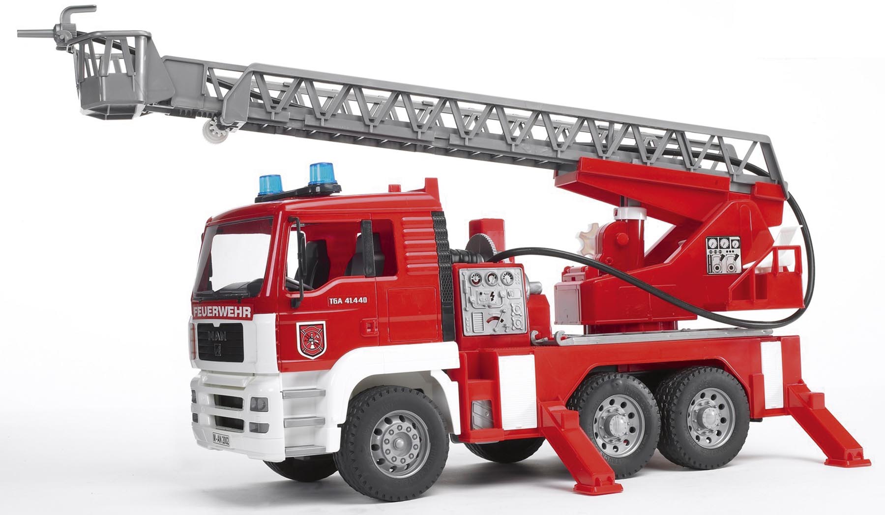 MAN TGA Feuerwehr mit Drehleiter, Wasserpumpe und Light and Sound Module inkl. Batterie Modell von Bruder 1:16