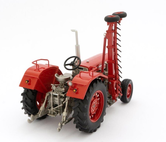 Hürlimann D-800 mit Motoregge Lim. Edt. 250 Modell von PowerTrac Models 1:32