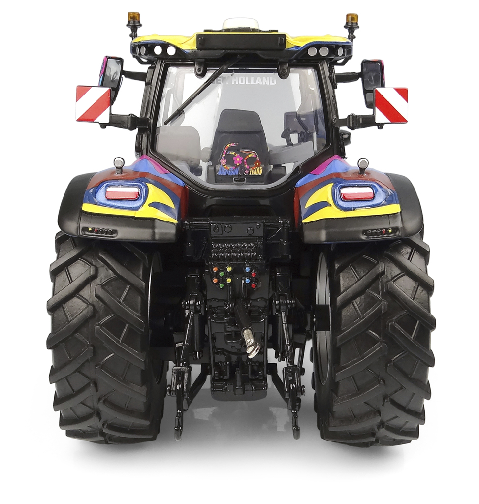 New Holland T7.300 Basildon 60 Years Tractor Modell von Universal Hobbies 1:32