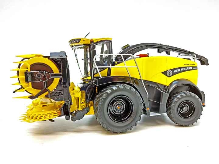 New Holland FR650 mit schwarzen Felgen Lim. Edt. Modell von MarGe Models 1:32