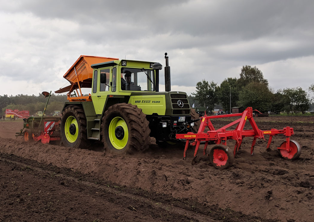 MB trac 1500 Poster-1