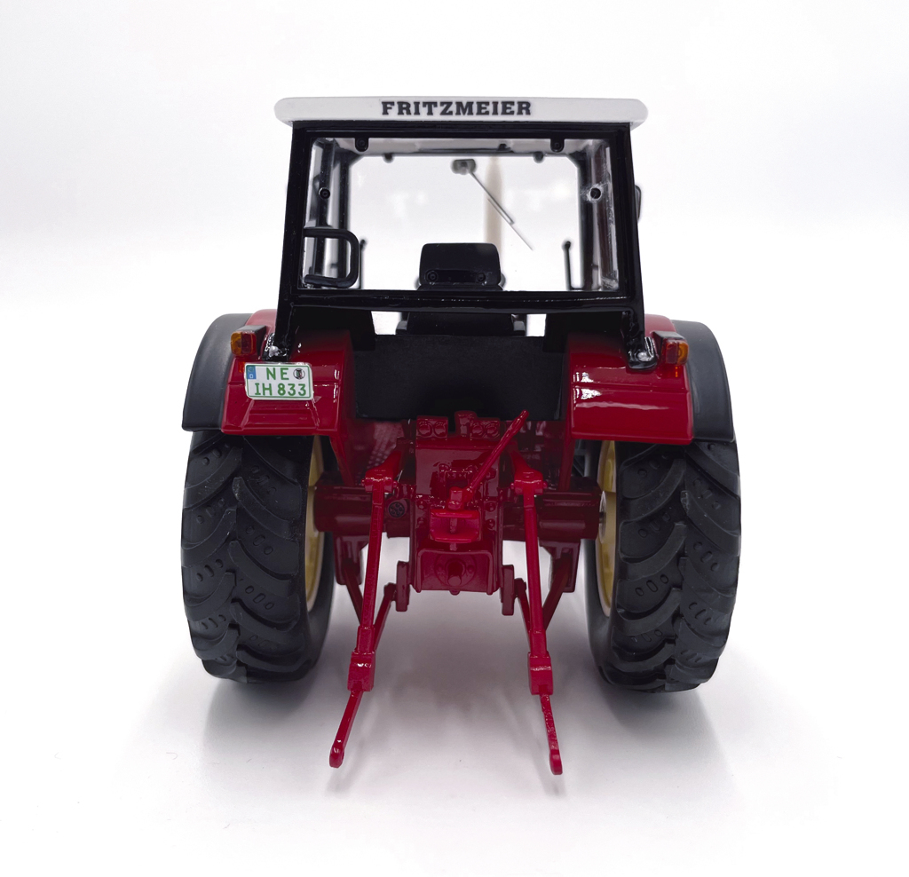 IHC 833 4WD 1st Edition Modell von agrarfox models 1:32