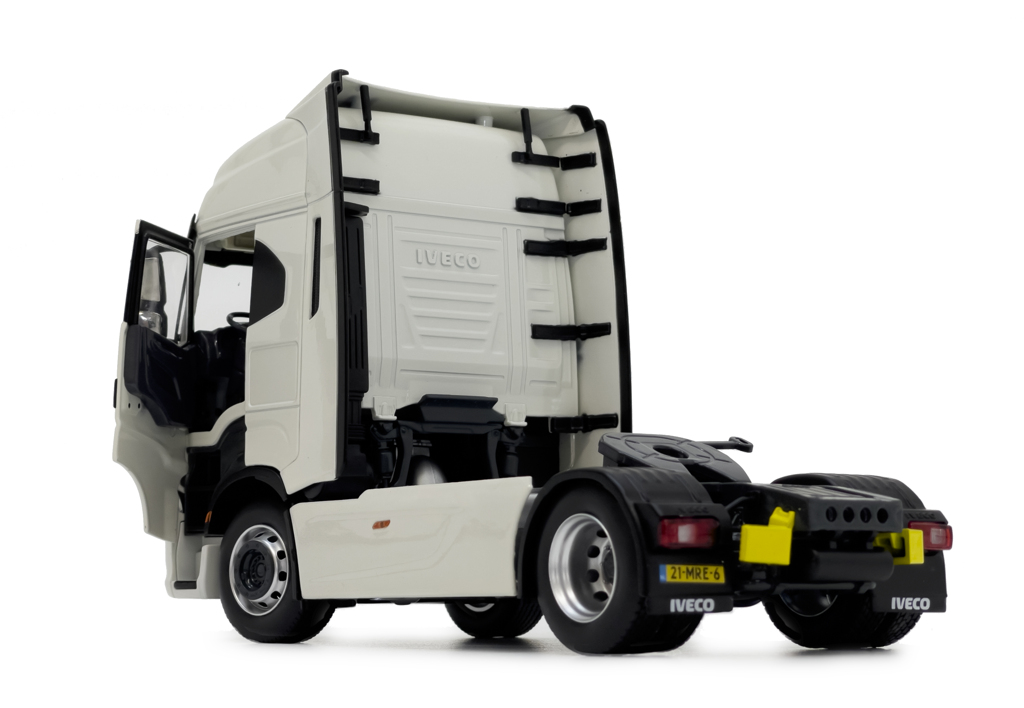 Iveco Sway 4x2 weiß Modell von MarGe Models 1:32