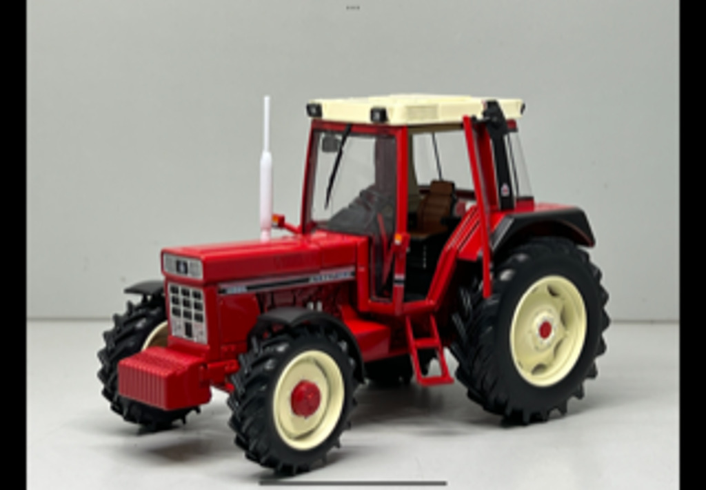 IHC 1056 XL Modell von Replicagri 1:32
