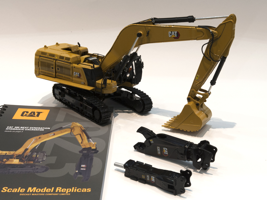 CAT 395 Next Generation Hydraulikbagger Modell von DieCast Masters 1:50