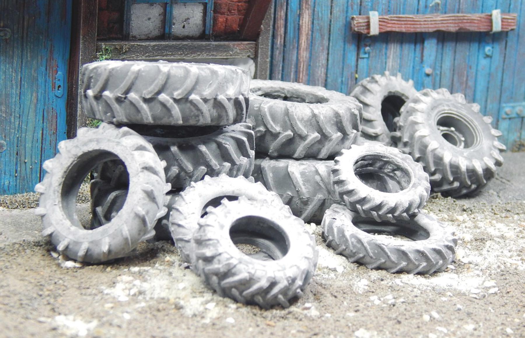 Alte Traktorreifen 15 Stück Modell von Juweela 1:32