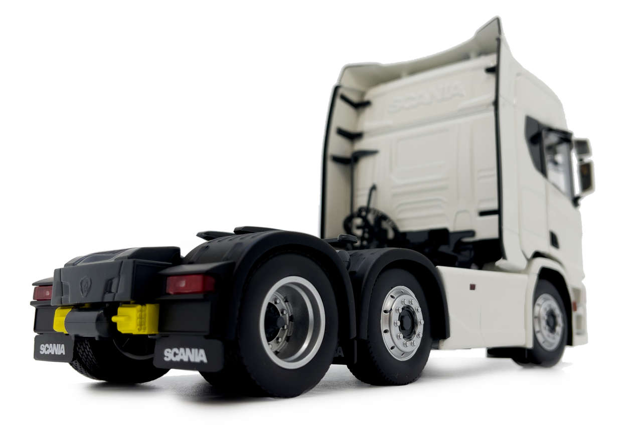 Scania R500 6x2 weiß Modell von MarGe Models 1:32