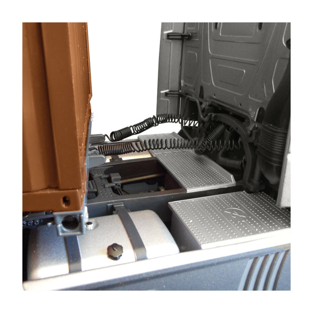 Sattelauflieger International Modell von NZG 1:18