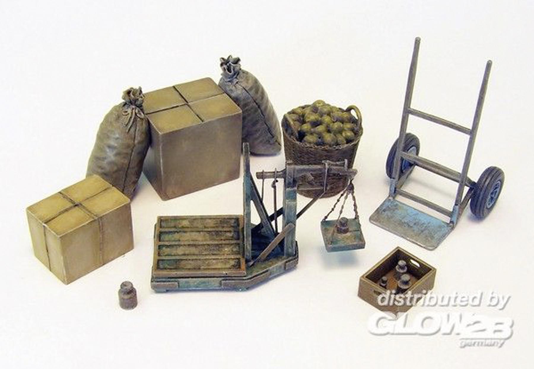 Waage, Sackkarre, Kisten und Säcke Modell von Plus Model 1:35