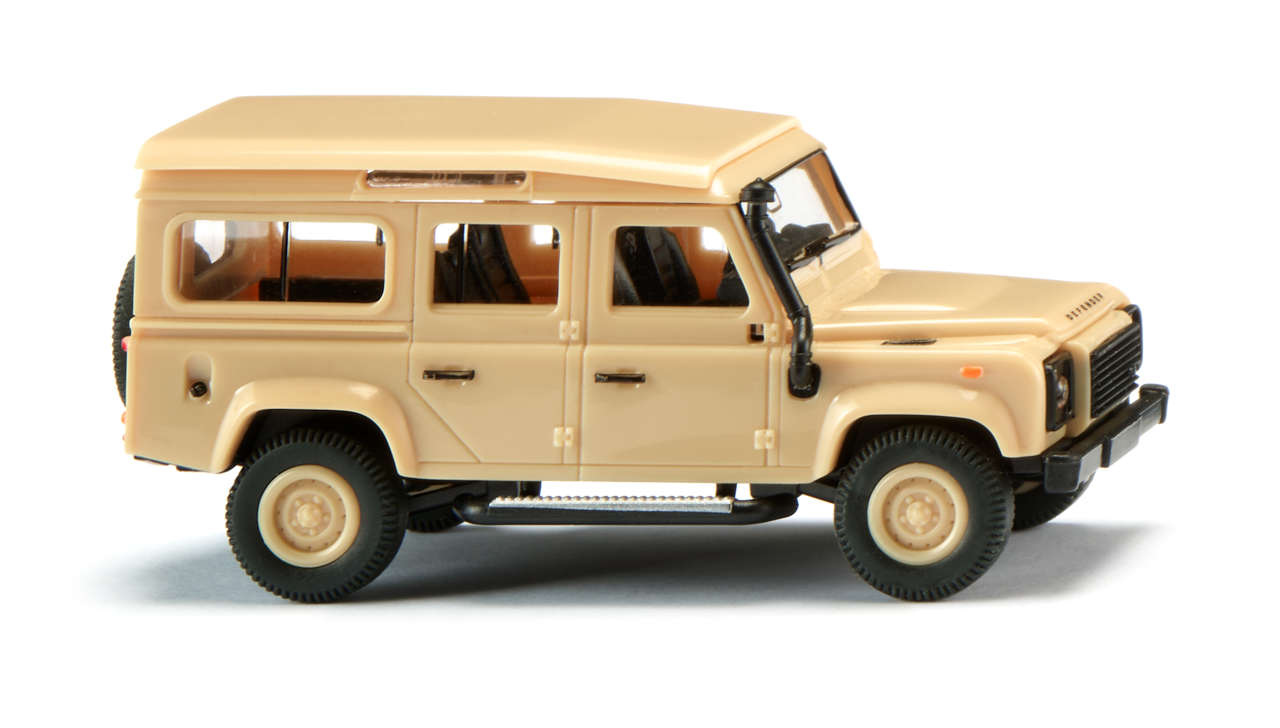 Land Rover Defender 110-1