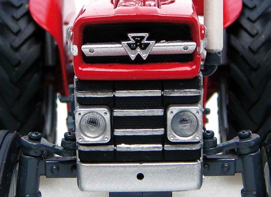 Massey Ferguson 135 (1965) Modell von Universal Hobbies 1:32