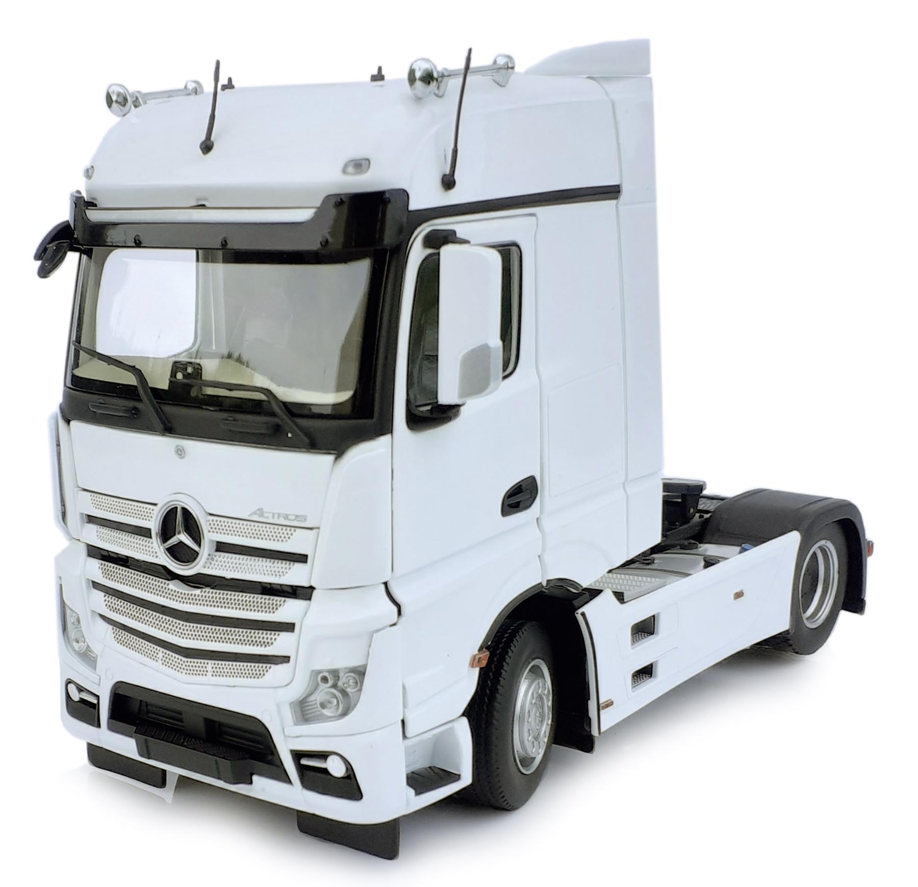 Mercedes-Benz Actros BigSpace 4 x 2 weiß Modell von MarGe Models 1:32