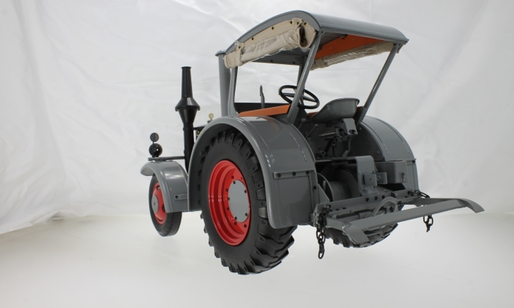 Lanz Bulldog D8506 mit Dach (1937) Modell von Premium X Models 1:8
