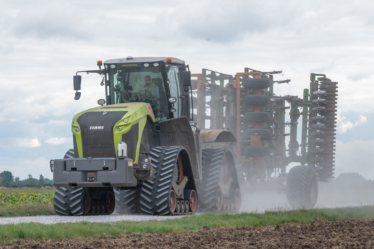 Claas Xerion 5000 TS Becher