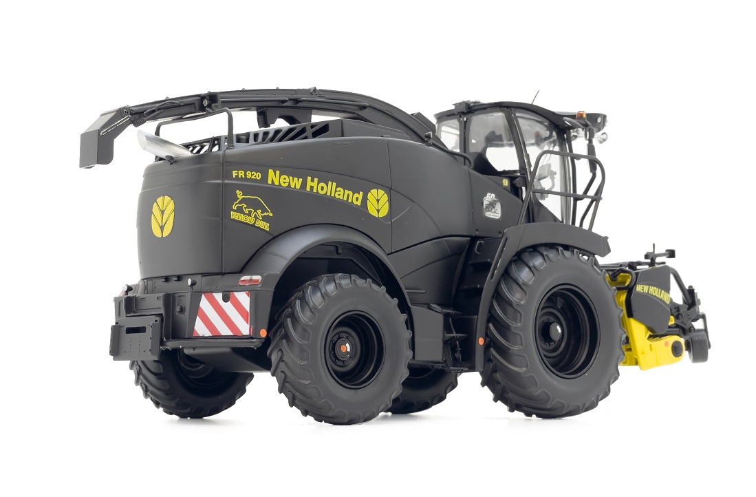 New Holland FR920 Black Yellow Bull Lim. Edt. Modell von MarGe Models 1:32