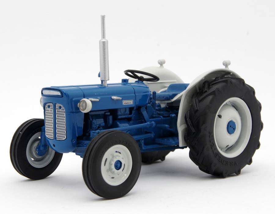 Fordson Super Dexta 1963 Modell von Legend Farm Models 1:32