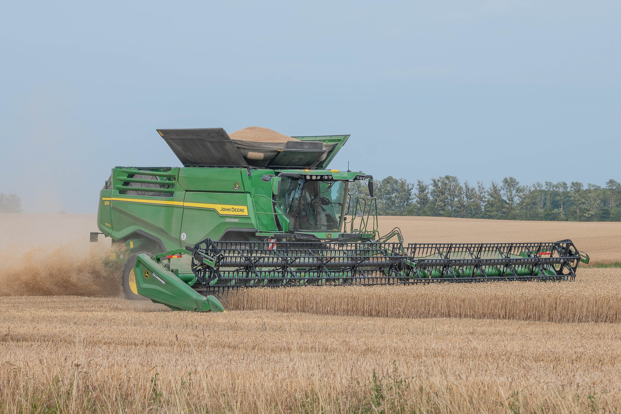 Poster John Deere X9 mit Schneidwerk-1