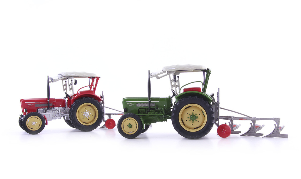 Schlüter S 450 grün mit Schlüter Silberpflug Lim. Edt. Modell von AutoCult 1:32