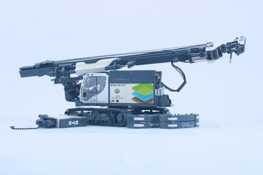RTG Teleskopmäkler RG21T mit Hydraulikrüttler 2023 Terra Modell von Bymo 1:50