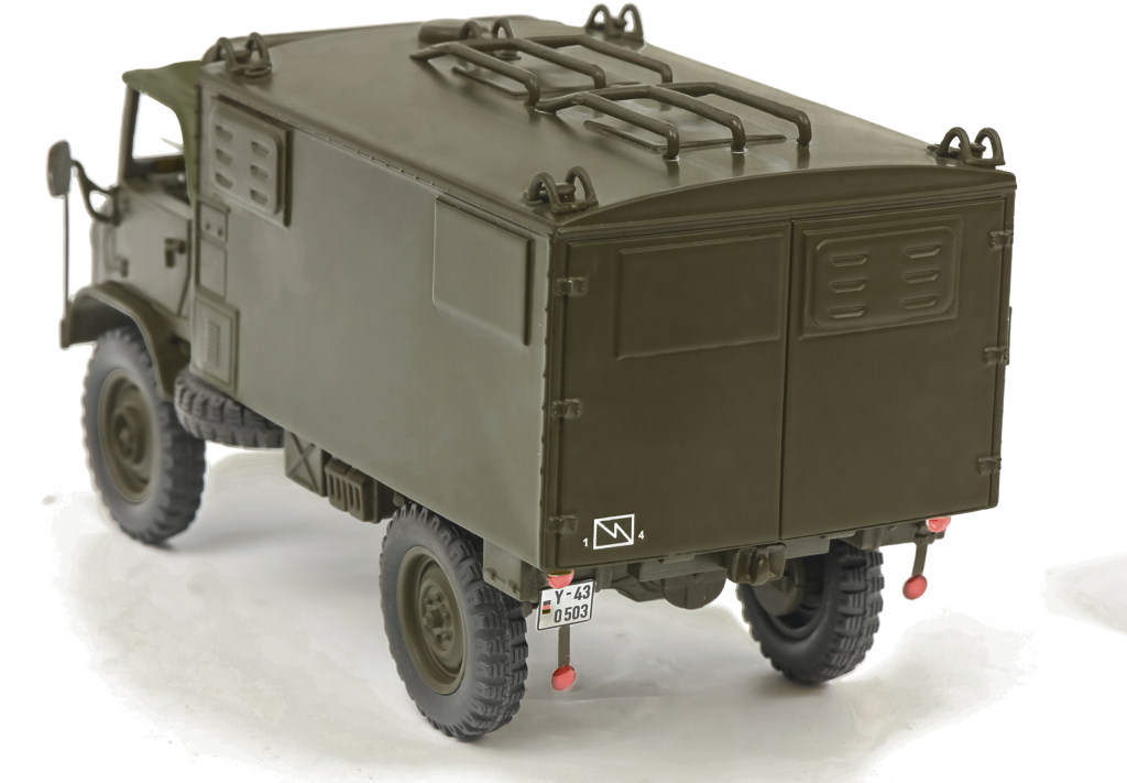Unimog 404 S Koffer Bundeswehr Modell von Schuco 1:35