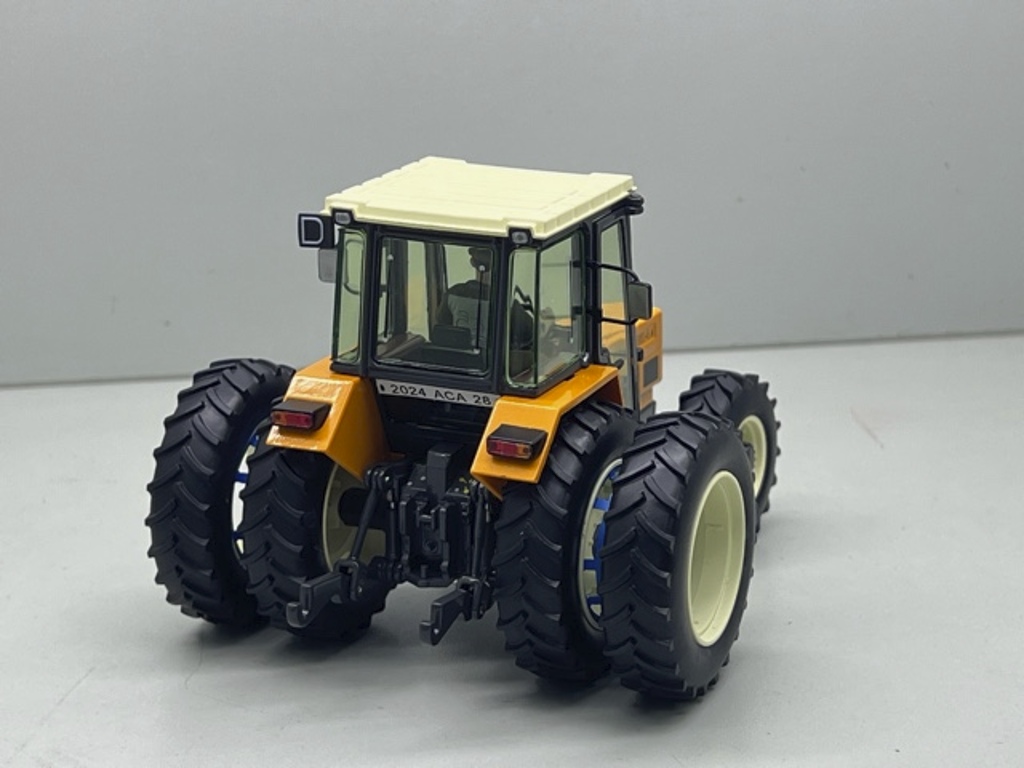 Renault 851-4s ACA 2024 Modell von Replicagri 1:32