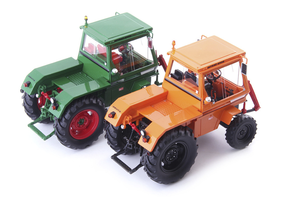 Deutz Intrac 2002 Set grün und Kommunal Limited Edition Modell von AutoCult 1:32