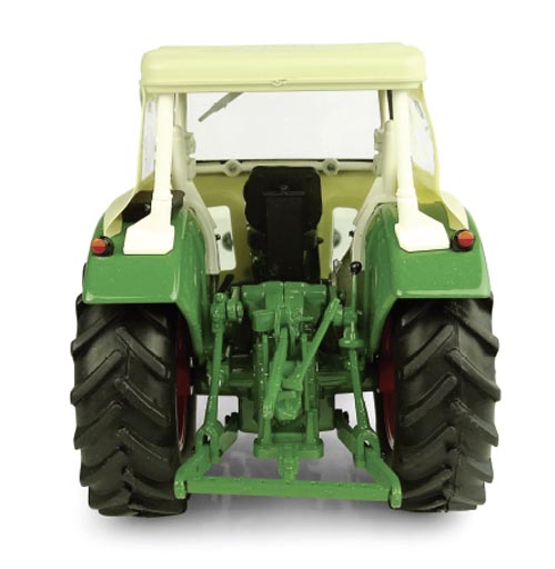 Deutz D 6005 – 4WD mit Verdeck  Modell von Universal Hobbies 1:32