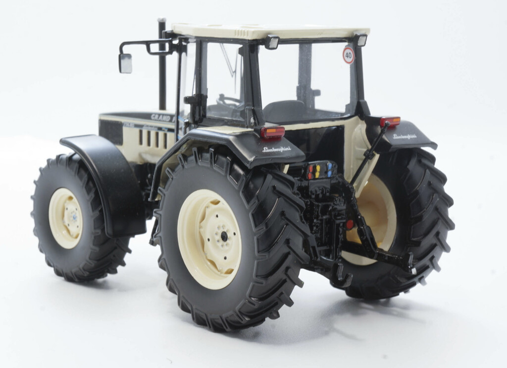 Lamborghini Grand Prix 674-80 Limited Edition Modell von PowerTrac Models 1:32