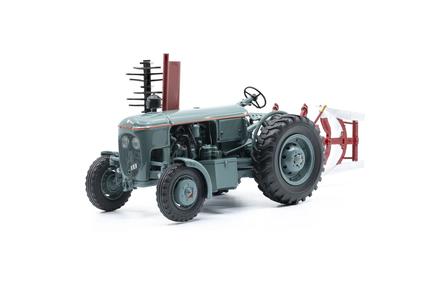 Vevey 560 mit Pflug und Motoregge  Modell von Ace 1:32