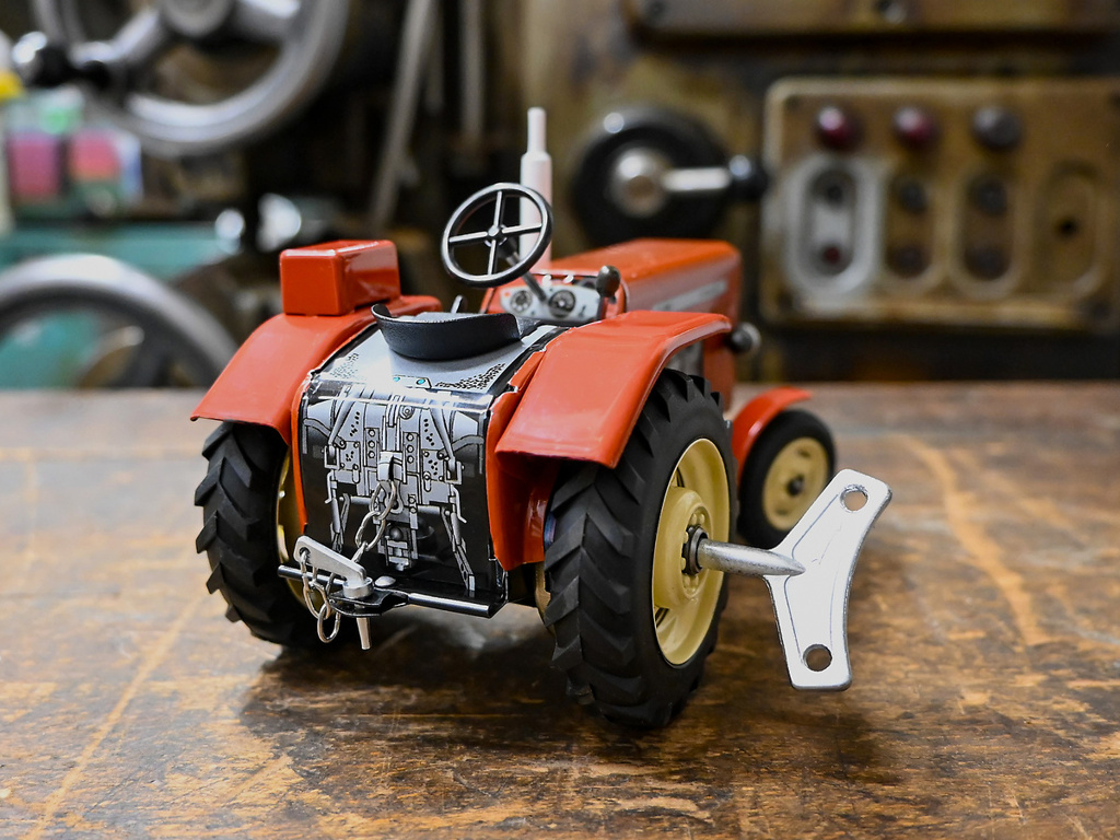 Ursus C-360 Rot Modell von Kovap 1:25