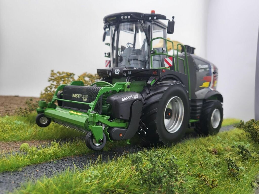 Krone BiG X 780 XCollect und Easy Flow 300 S Limited Editon  Modell von ROS 1:32