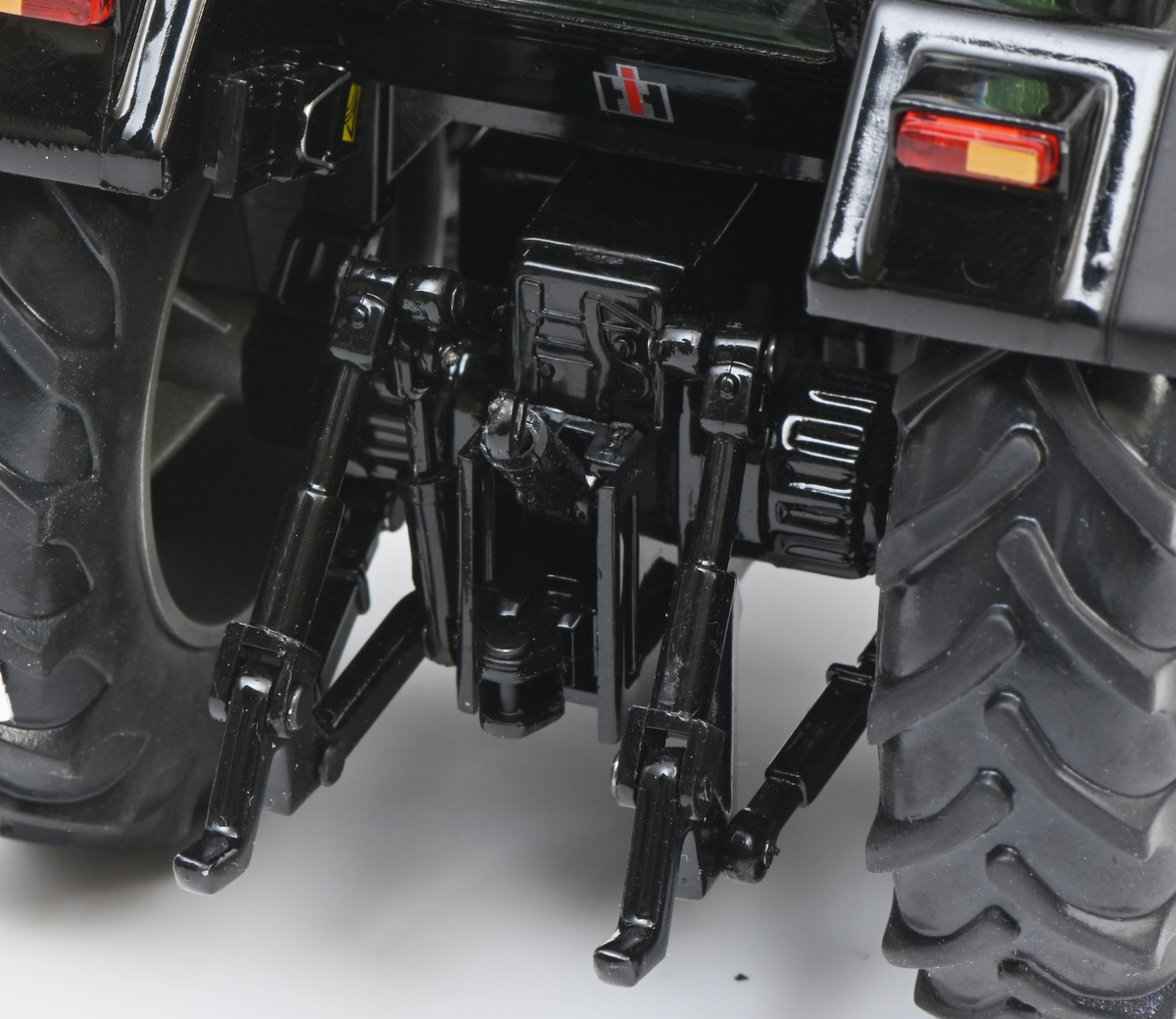 Case IH 1455 XLA schwarz Lim. Edt. Modell von Schuco 1:32